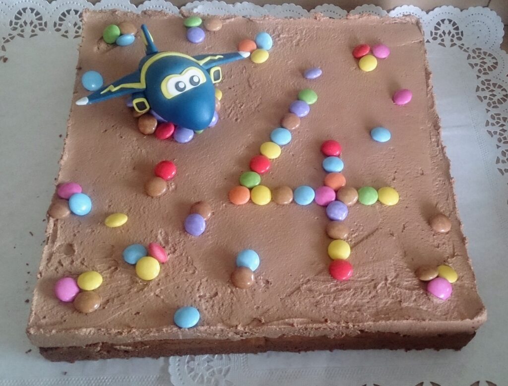 Torte mit Jerome von den Super Wings