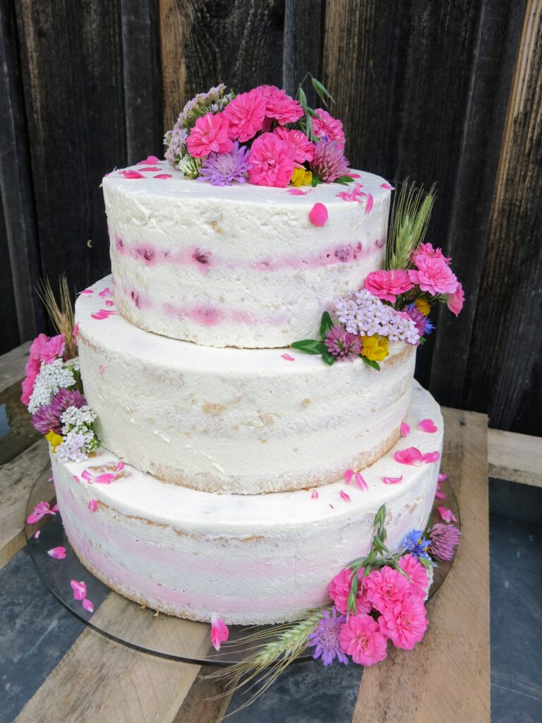 Hochzeit im Garten der Geheimnisse, Stroheim