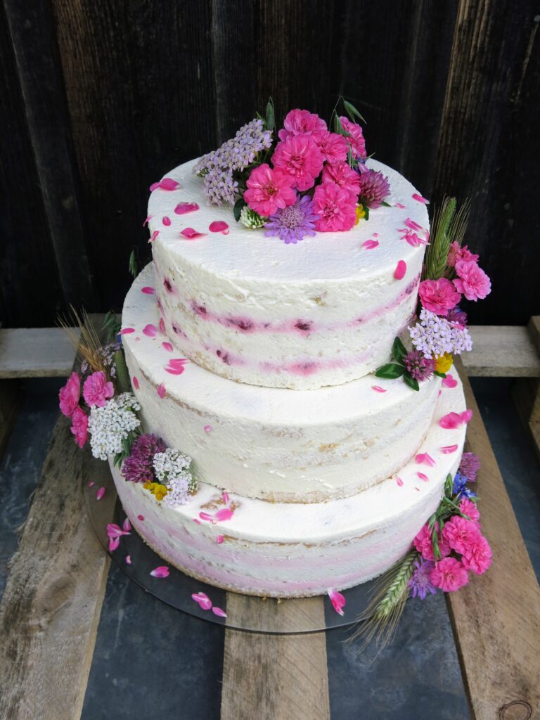 Hochzeit im Garten der Geheimnisse, Stroheim