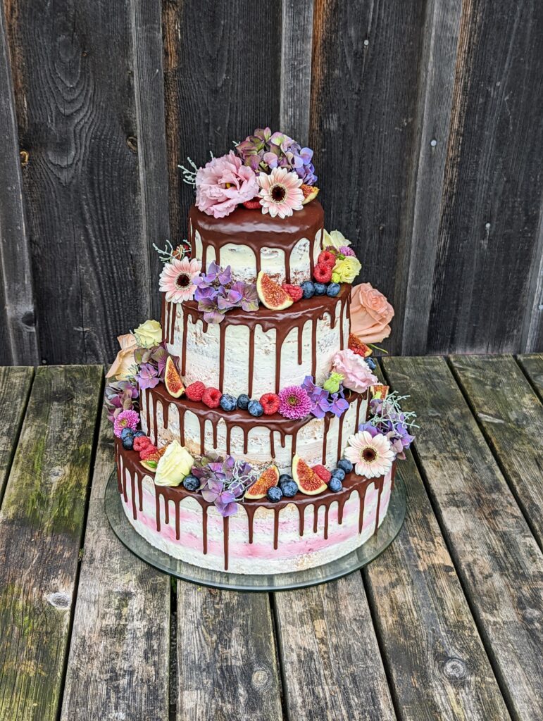 Hochzeit im Garten der Geheimnisse, Stroheim